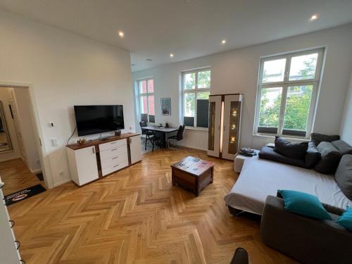 Giebichenstein Apartment | Exklusive Altbauwohnung mit Arbeitsplatz WE5