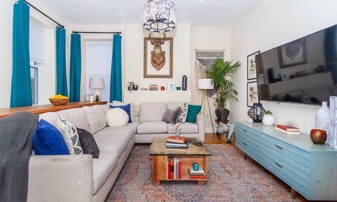 Washington Park House | Expansive Essential Triplex | near T