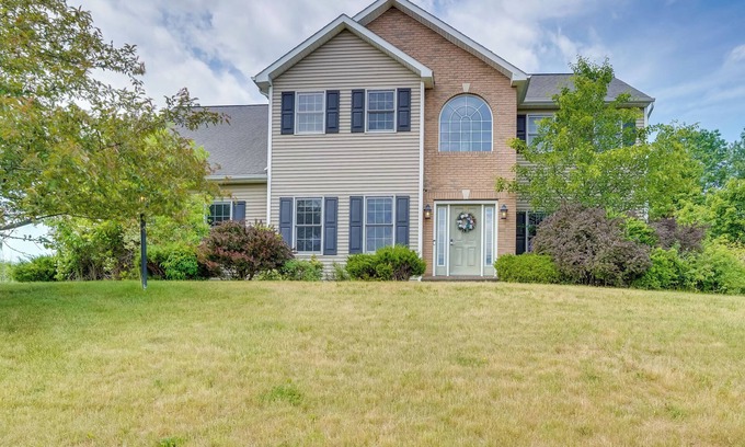 East Greenbush House | Expansive Upstate Home w/Home Theater!