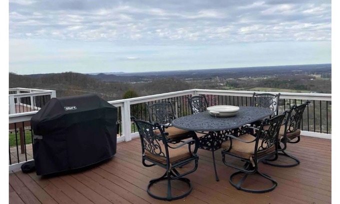 Speed House | Expansive view w/plenty of space to enjoy watching the sunrise every morning