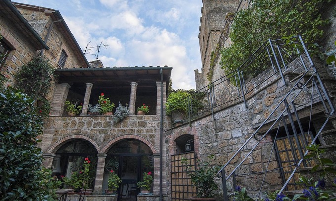 Proceno Apartment | Experience a breathtaking vacation in a castle, restaurant, stunning views