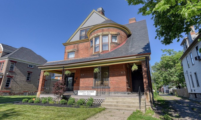 Near East Columbus House | Experience History in Style in an 8BR/8BA Private Guesthouse!