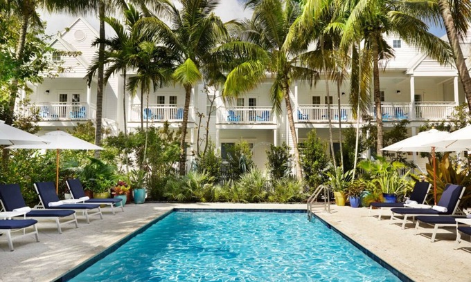 Key West Hotel | Experience Key West w/Poolside Bar, Private Terraces & Free Shuttle Service!