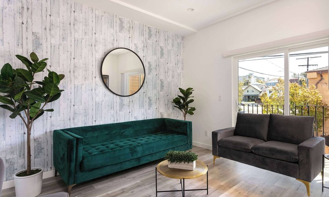 Downtown Los Angeles House | Experience Luxury 4BR Townhouse | Sleeps 8 + Parking