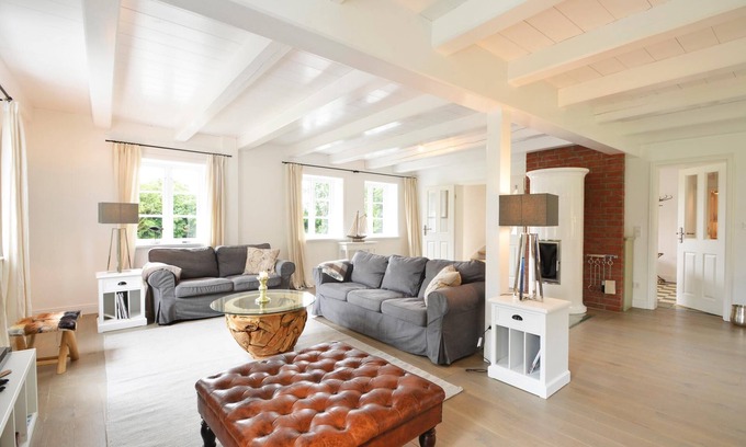 Midlum House | "Experience luxury and relaxation in Reethus Dörpsend House 2!"