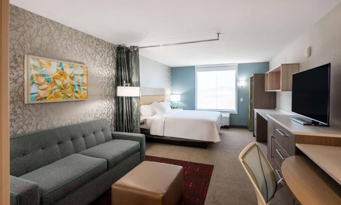 Phoenix Hotel | Experience Modern Hospitality! Minutes from Sky Harbon Airport, Free Breakfast