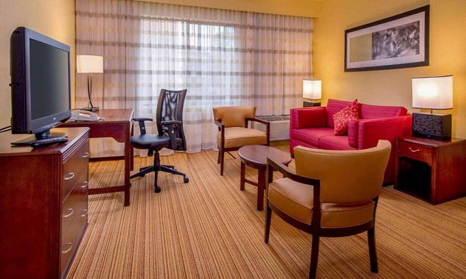 Durham Hotel | Experience Soothing Moments! Free Parking, Onsite Pool, Pet-friendly Property
