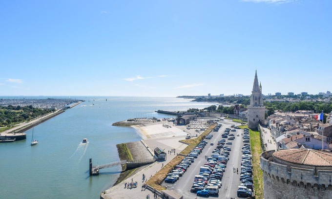 Port District House | Experience this charming and practically furnished vacation home on the Atlantic coast.