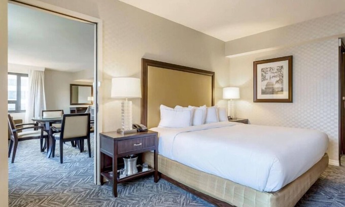 Dupont Circle Hotel | Explore D.C's Treasures! Pool, Pets Allowed!