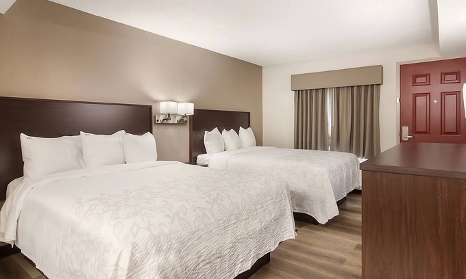 Erie Hotel | Explore Downtown Erie! 4 Units, Minutes Walk to Erie Art Museum! FREE Parking!