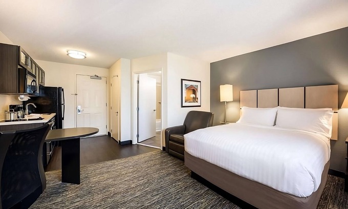 Central Oklahoma City Hotel | Explore Oklahoma City! Pet-Friendly Property!