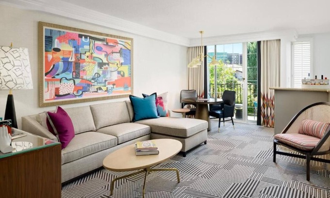 Tri-West Hotel | Explore the Best of West Hollywood! 2 Big Units with Private Kitchenettes! Pool!