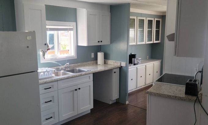 Jordan Valley House | Explore the Owyhee River, Leslie's gultch, Three Forks, lava tubes and more.