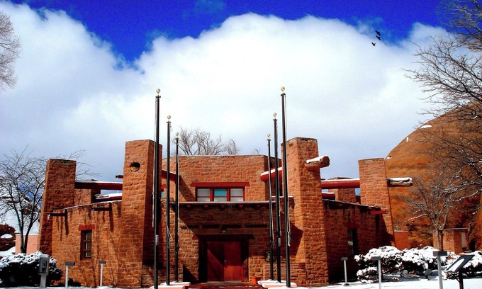 Window Rock Hotel | Explore Window Rock Tribal Park & Veterans Memorial! 2 Units! Pets Allowed, Pool