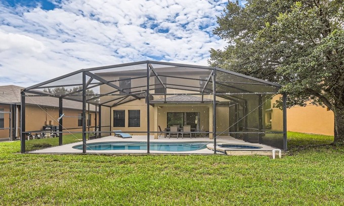 Cypress Pointe Villa | Exquisite 6 Bed Private Pool Villa With a Game Room in Cypress Pointe