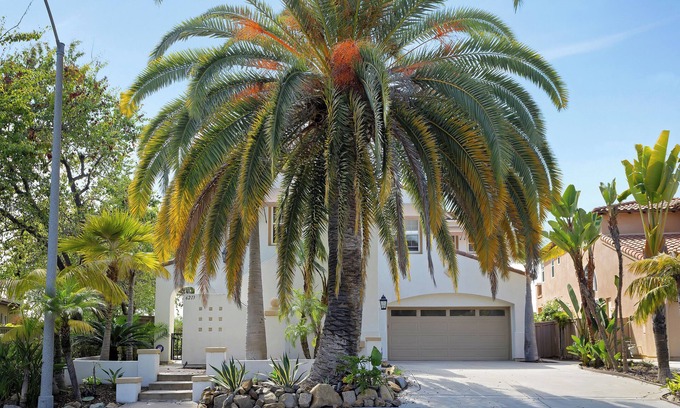 Carlsbad House | Exquisite Carlsbad Sanctuary 4 bd/4.5 ba