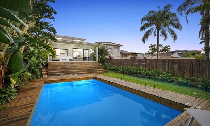 Scarborough House | "Exquisite Family Home & Pool" - Scarborough Q 4020