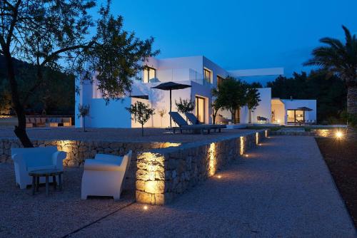 Sant Joan de Labritja Villa | Exquisite Ibiza Villa Can Pegaso Grande Privileged & Minimalist Style 16 Guests San Juan