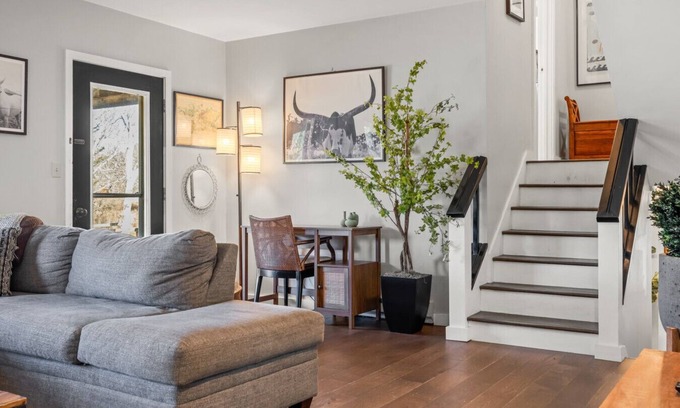 South Londonderry House | Exquisite Londonderry Home minutes to 3 Ski Mountains
