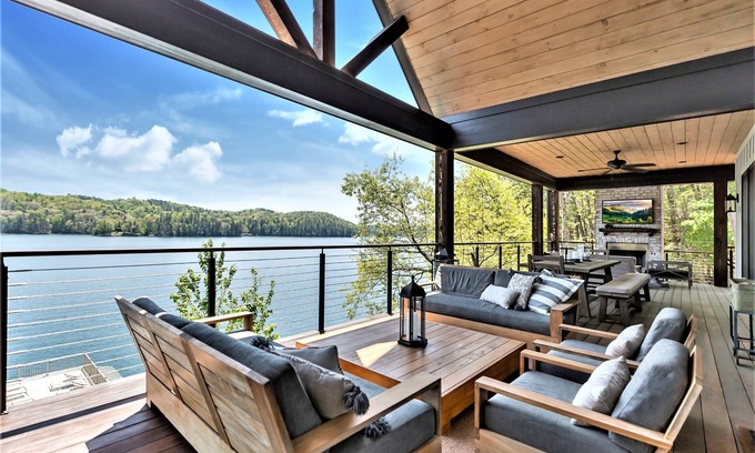 Turtlehead House | Exquisite Turtlehead Retreat