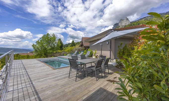 Rovagny Apartment | Exquisite UBAC Apartment with Swimming Pool, Offering Breathtaking Views of the Lake and Mountains"