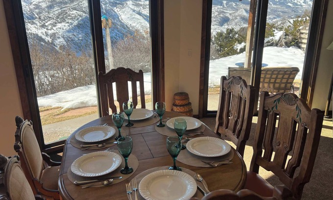 Brush Creek Village Ski Chalet | Extended Stay Aspen Snowmass Chalet, Mtn Views, 2 BDRM Family Retreat