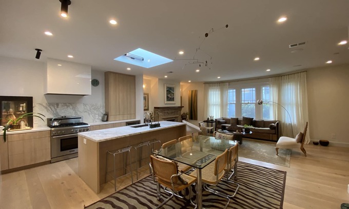 Anza Vista Condo | Extensively remodeled Marina style building in the heart of SF
