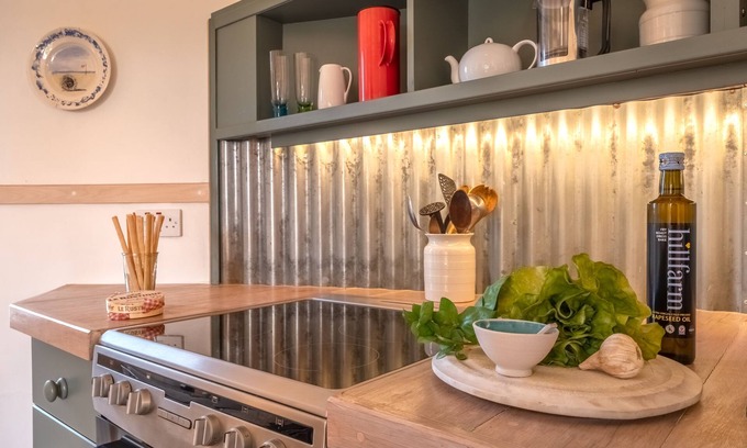 Parham Apartment | Extraordinarily converted grain stores - The Silos
