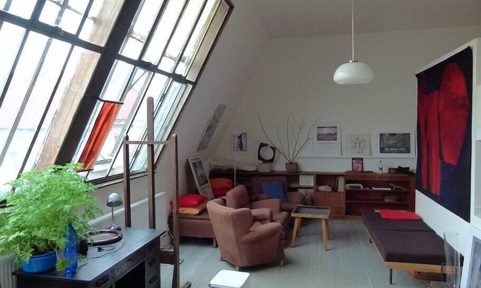 Vinohrady Apartment | Extraordinary artist's studio