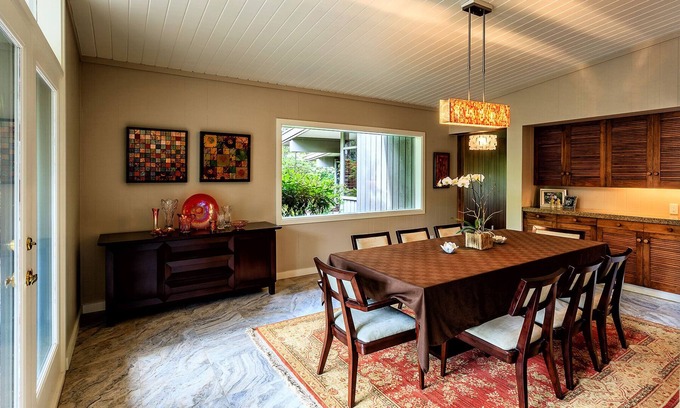 Amazon House | Extraordinary Eugene Home Sleeps 10+