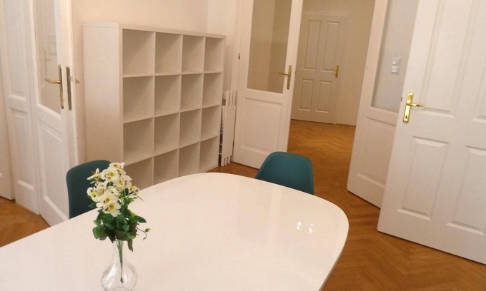 Innere Stadt Apartment | Extremely central 2 BR Apartment next to St Stephen Cathedral