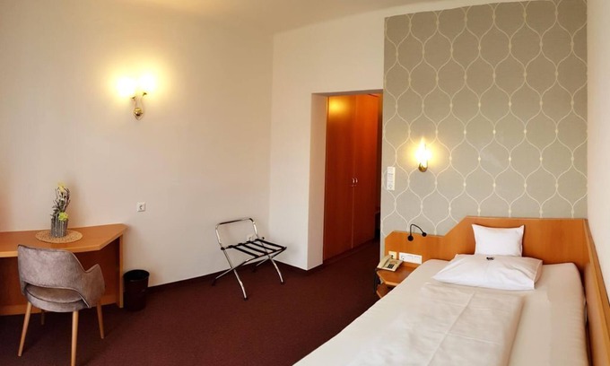 Bad Waltersdorf House | EZ Sonnenseite mit Balkon ab 3 Nächte Frühstück - Hotel-restaurant Teuschler-mogg