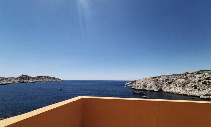 Marseille Apartment | Féérique ILES FRIOUL 102m2 very nice apartment 3 terraces SEA VIEW beach on foot