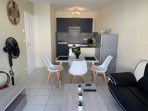 Talange Apartment | F2 rénové lumineux dans résidence avec balcon et parking