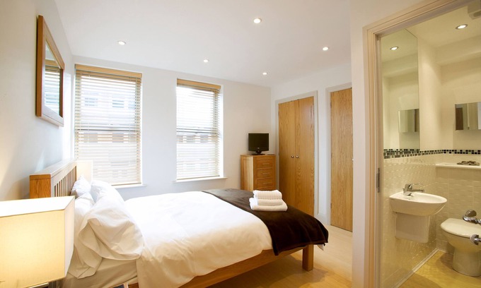 Newbury Apartment | Fab 2 Bed 2 Bath apt w/parking Pelican Hse Newbury