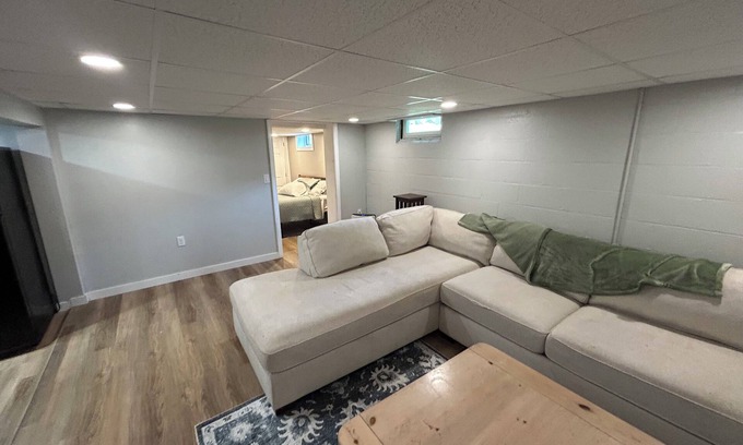 Exeter Apartment | Fabulous 1-bedroom apartment in Exeter centrally located < 1 mile from downtown