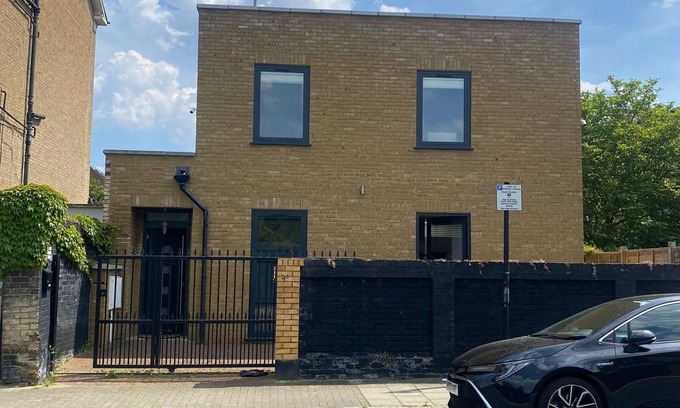 Brixton House | Fabulous 3-bedroom house in London