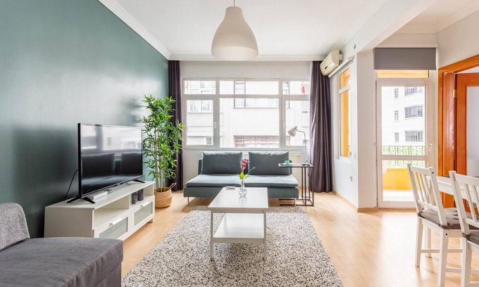 Goztepe Apartment | Fabulous Flat Near Bagdat Street in Kadikoy