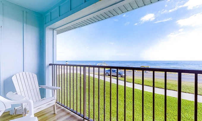 Flagler Beach Condo | Fabulous oceanfront find in Flagler Beach w/shared pool, WiFi, central AC, W/D