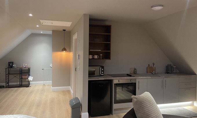 Cowdenbeath House | Fabulous Open Plan Studio Retreat - Cowdenbeath
