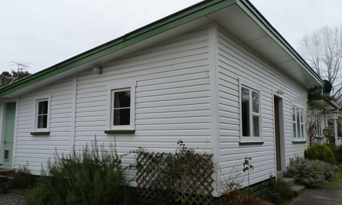 Turangi House | Fabulous River Retreat 3 bedroom bach