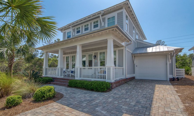 Lakeside at Blue Mountain Beach House | Fabulous Vacation Beach Home in Lakeside!