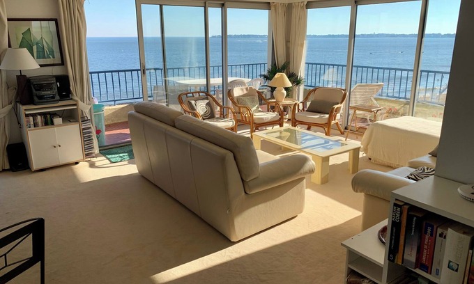 La Baule-Escoublac Apartment | Facing the sea, one of the most beautiful views of the bay to enjoy with the whole family.