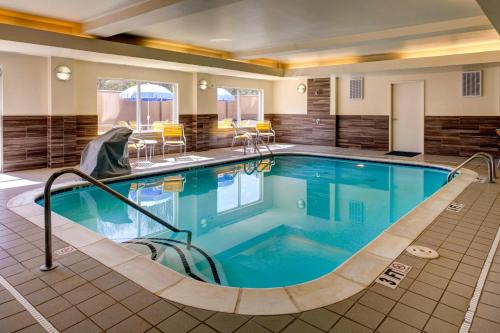 Suwanee Hotel | Fairfield Inn and Suites by Marriott Atlanta Suwanee