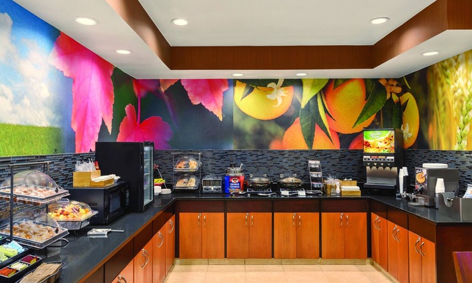 Mount Pleasant Hotel | Fairfield Inn Racine