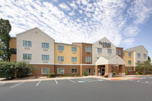 North Loop Hotel | Fairfield Inn & Suites Austin University Area