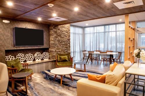 Sandston Hotel | Fairfield Inn & Suites by Marriott Richmond Airport