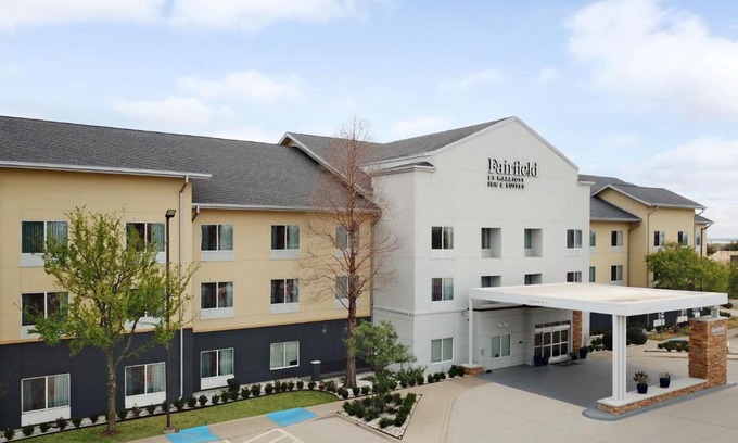 Denton Hotel | Fairfield Inn & Suites Denton