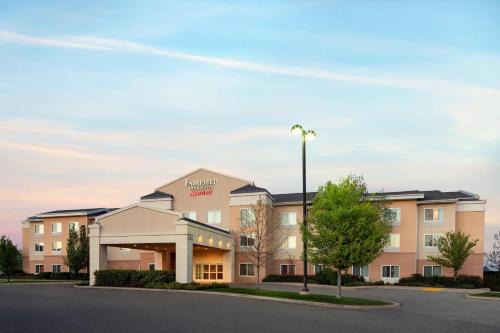 Redding Hotel | Fairfield Inn & Suites Redding