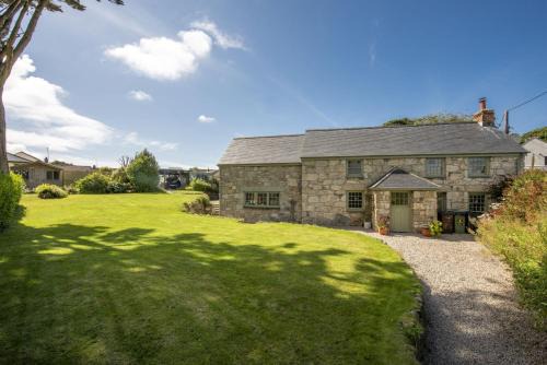 St Ives House | Fairings, St Ives